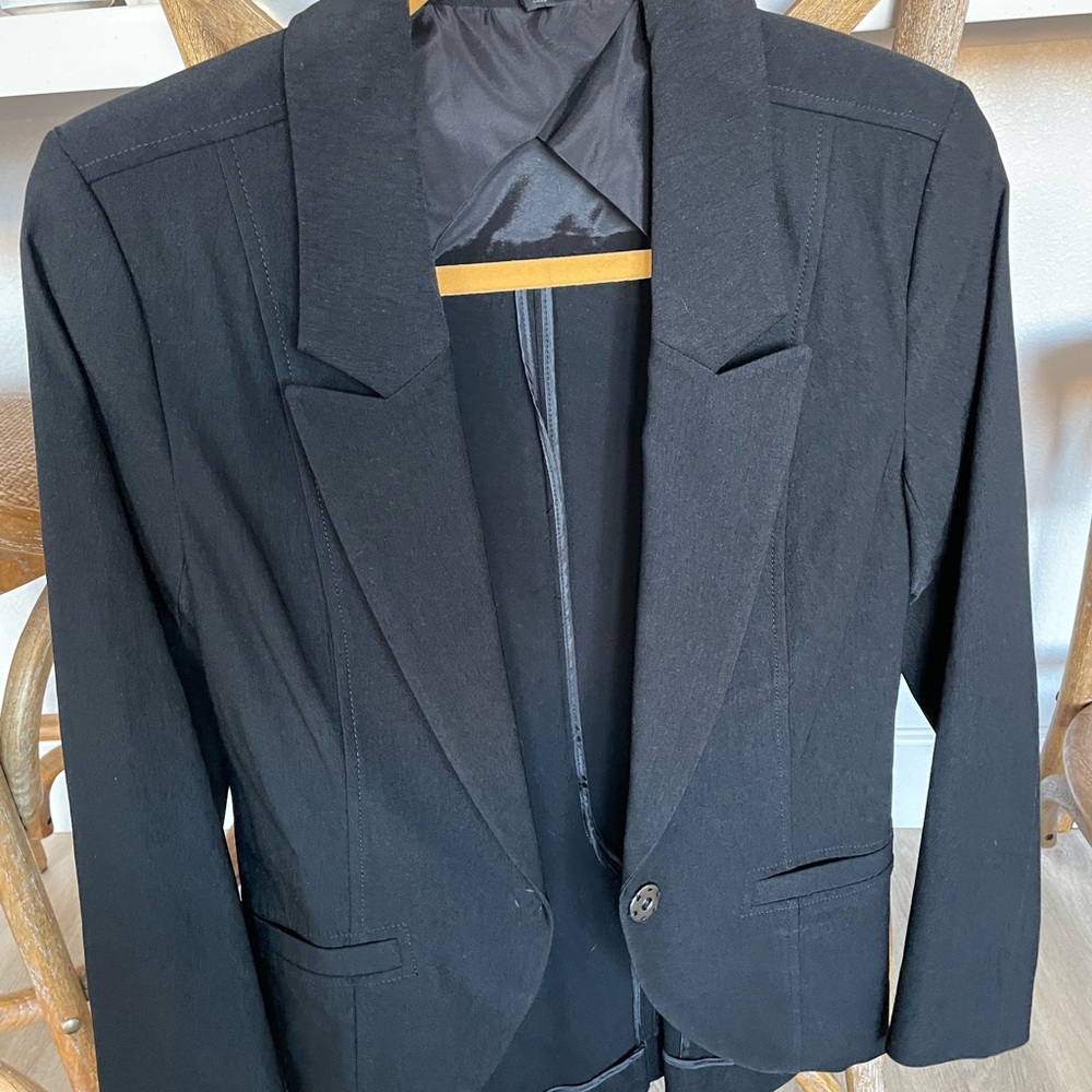 Classic Black Women’s Blazer Express